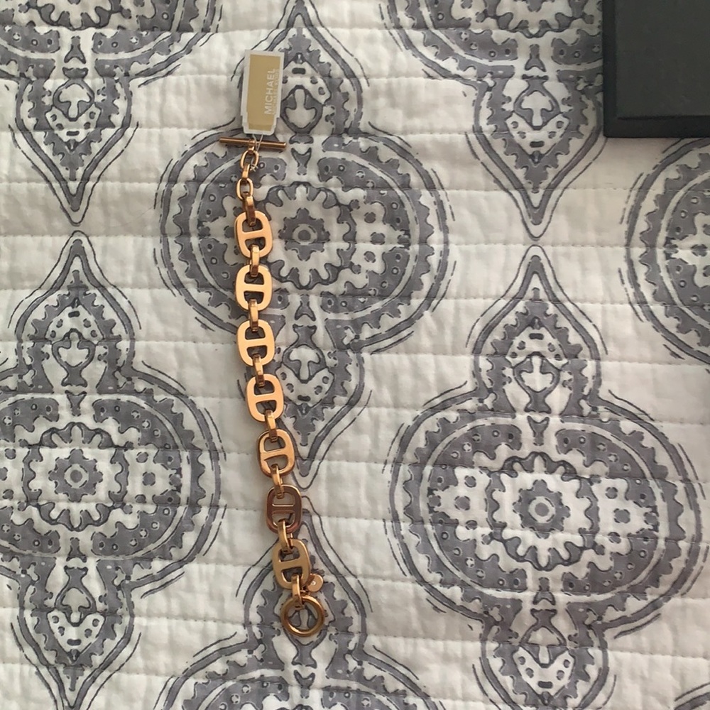 Michael Kors - Picture 2 of 3